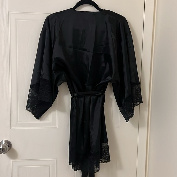 Sexy Satin Robe - Picture 7 of 8